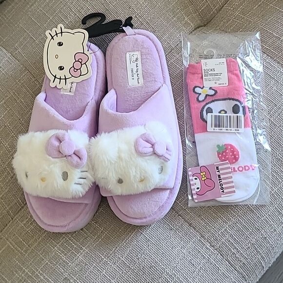 NWT Hello Kitty & My Melody Socks & House Plush Slippers Set Purple Pink Sanrio - Picture 2 of 7